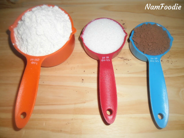 chocolate heart cake flour sugar cocoa