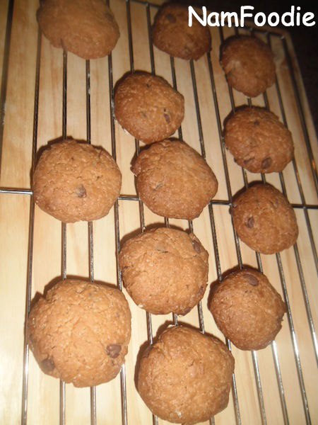 chocolate chop cookies rack