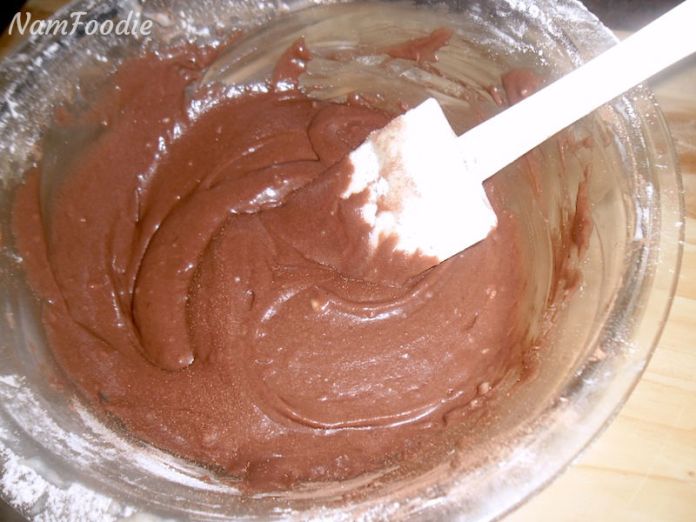 Chocolate blue cheese cupcakes frosting