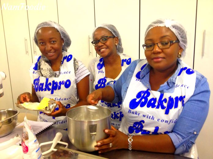 Red velvet cake baking pandu rosa tsuku
