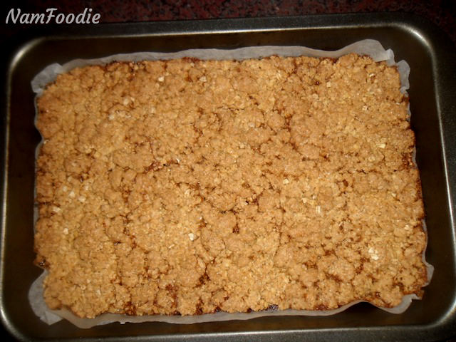 raspberry oats bars pan