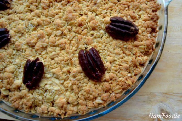 Festive apple crumble
