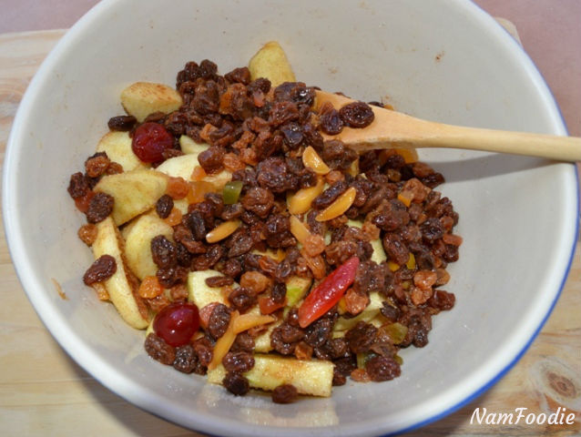 festive apple curmble mix bowl