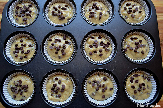 Banana chocolate chip muffins top