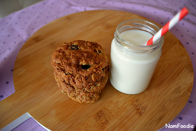 oat-raising-cookies-milk