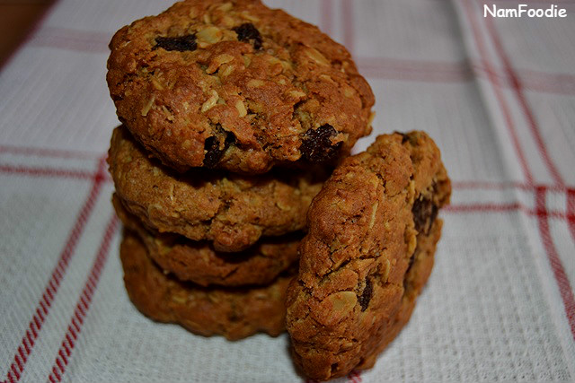 oat-raising-cookies-side